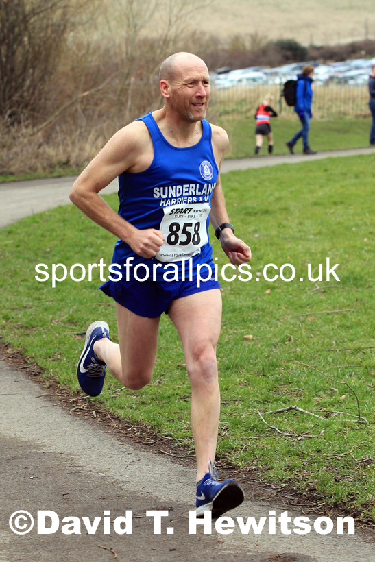 Senior women and veteran women and men over-50s NECAA Road Relay Champs., Hetton Lyons Park, Hetton le Hole, County Durham. Photo: David T. Hewitson/Sports for All Pics